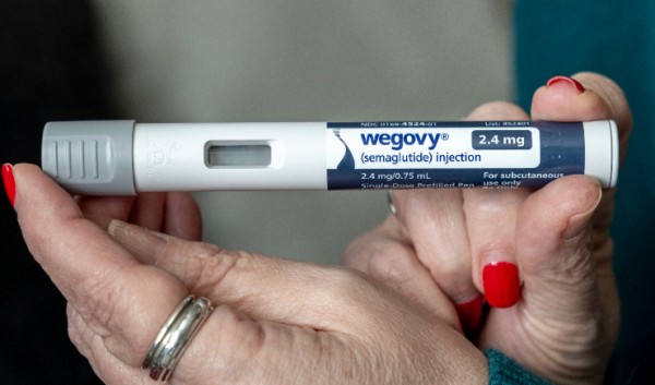 Wegovy, versão do Ozempic para obesidade, chega a farmácias do país