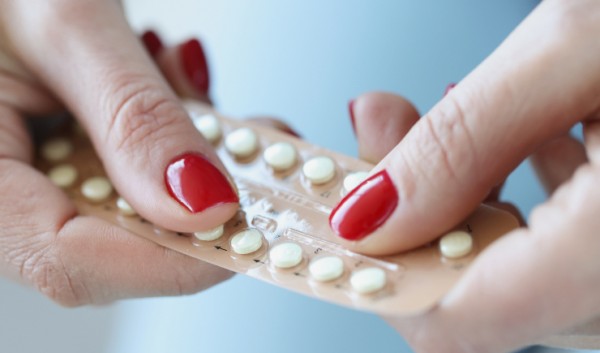 Experiência de farmacêutico na prescrição de contraceptivos hormonais viraliza nas redes sociais