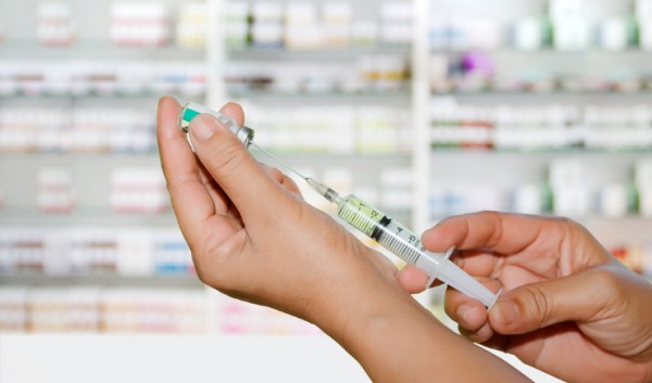 JUSTIÇA MANTÉM RESOLUÇÃO DO CFF SOBRE VACINAÇÃO POR FARMACÊUTICOS E REJEITA RECURSO DO COFEN