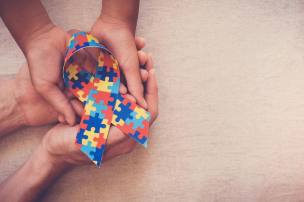 Alterações na urina de pessoas com autismo podem contribuir para diagnóstico, aponta estudo do Butan